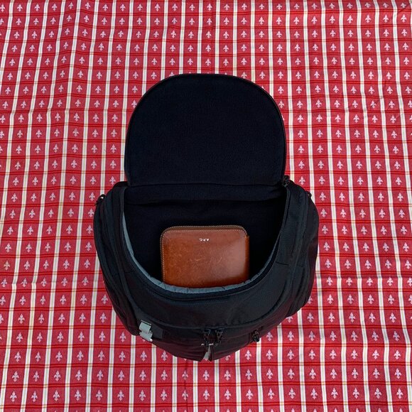 L.L. Bean business traveler's executive backpack - Picture 4 of 11